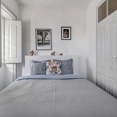 Apartman Unique Townhouse, Close To The *