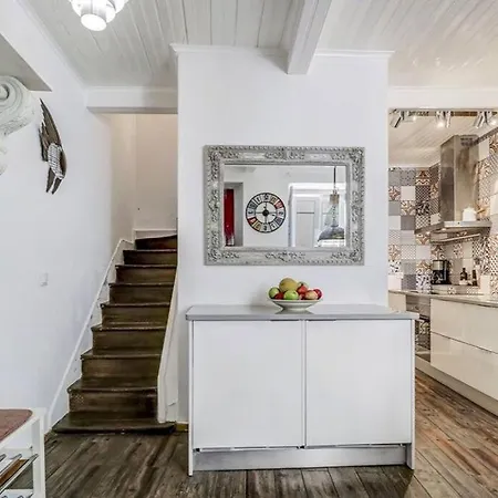 Unique Townhouse, Close To The Apartmán *
